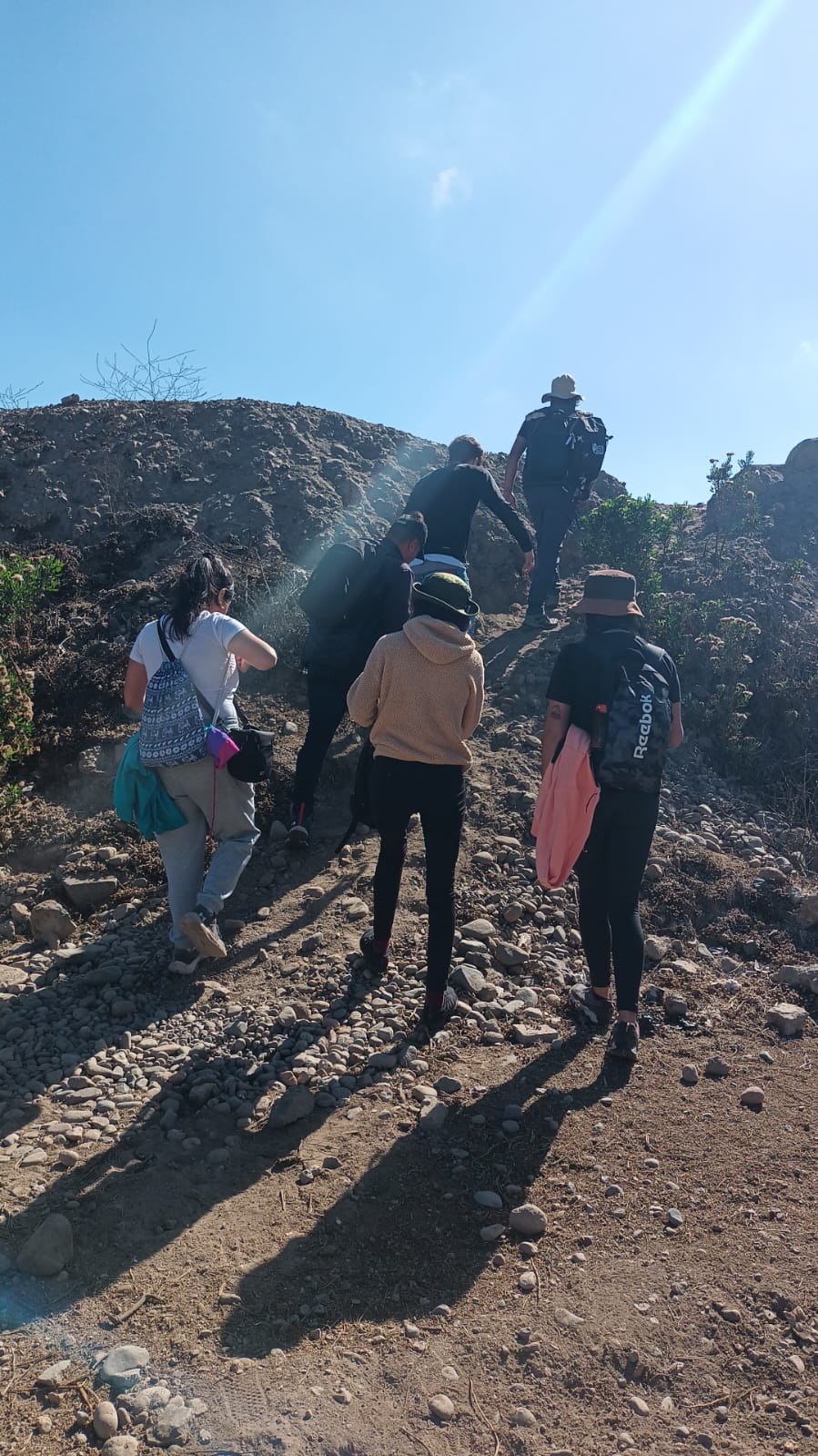 Coquimbo: Jóvenes en proceso de reinserción visitan desembocadura de Humedal Urbano Río Elqui